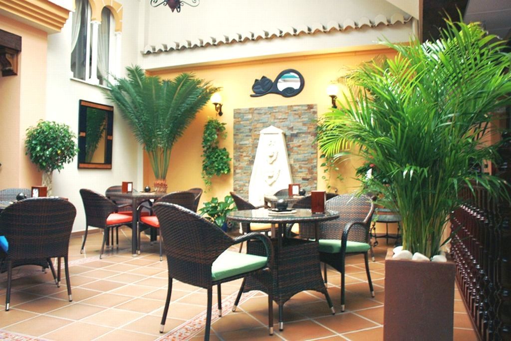 فندق ماريا كريستينا La Cala Del Moral المطعم الصورة
